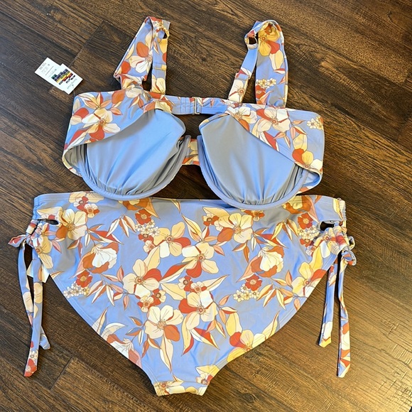 Time and Tru Women’s Plus 2-Piece Floral Print Swim Bikini Set size 3X (24W-26W) - Picture 3 of 12